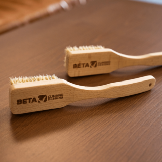 beta bouldering brush